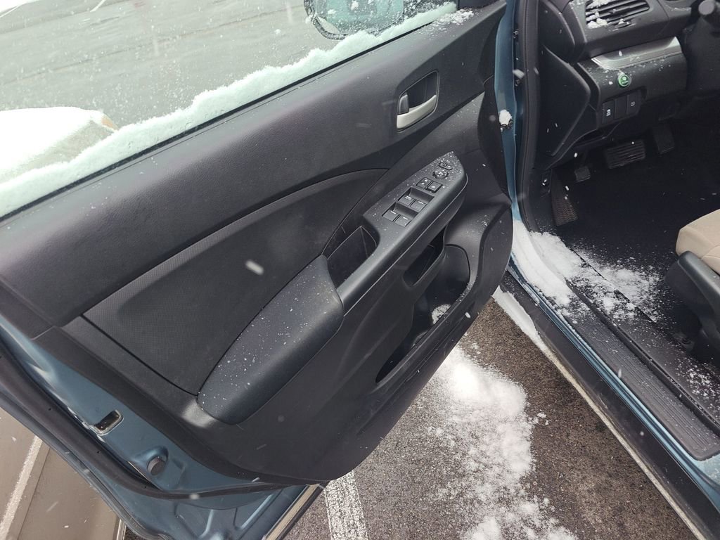 Used 2015 Honda CR-V LX image 5