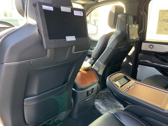 New 2026 Lincoln Navigator Black Label AWD/4WD image 17