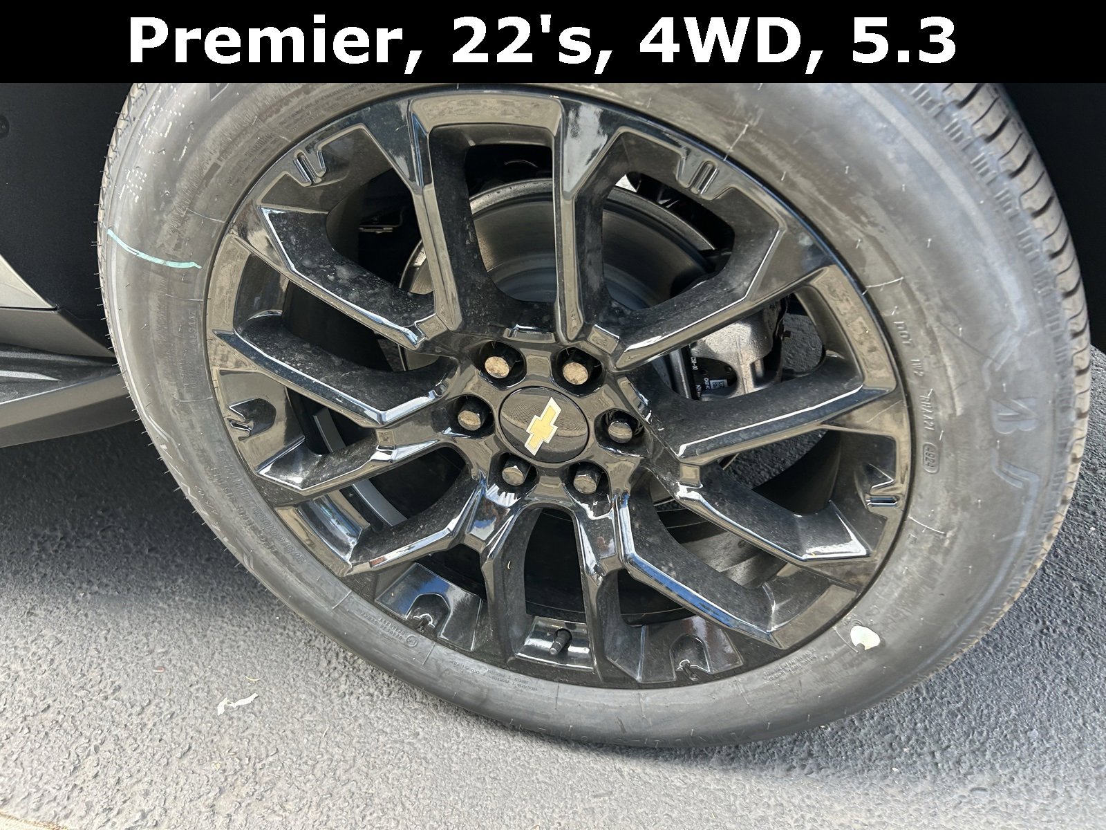 New 2025 Chevrolet Suburban Premier image 9