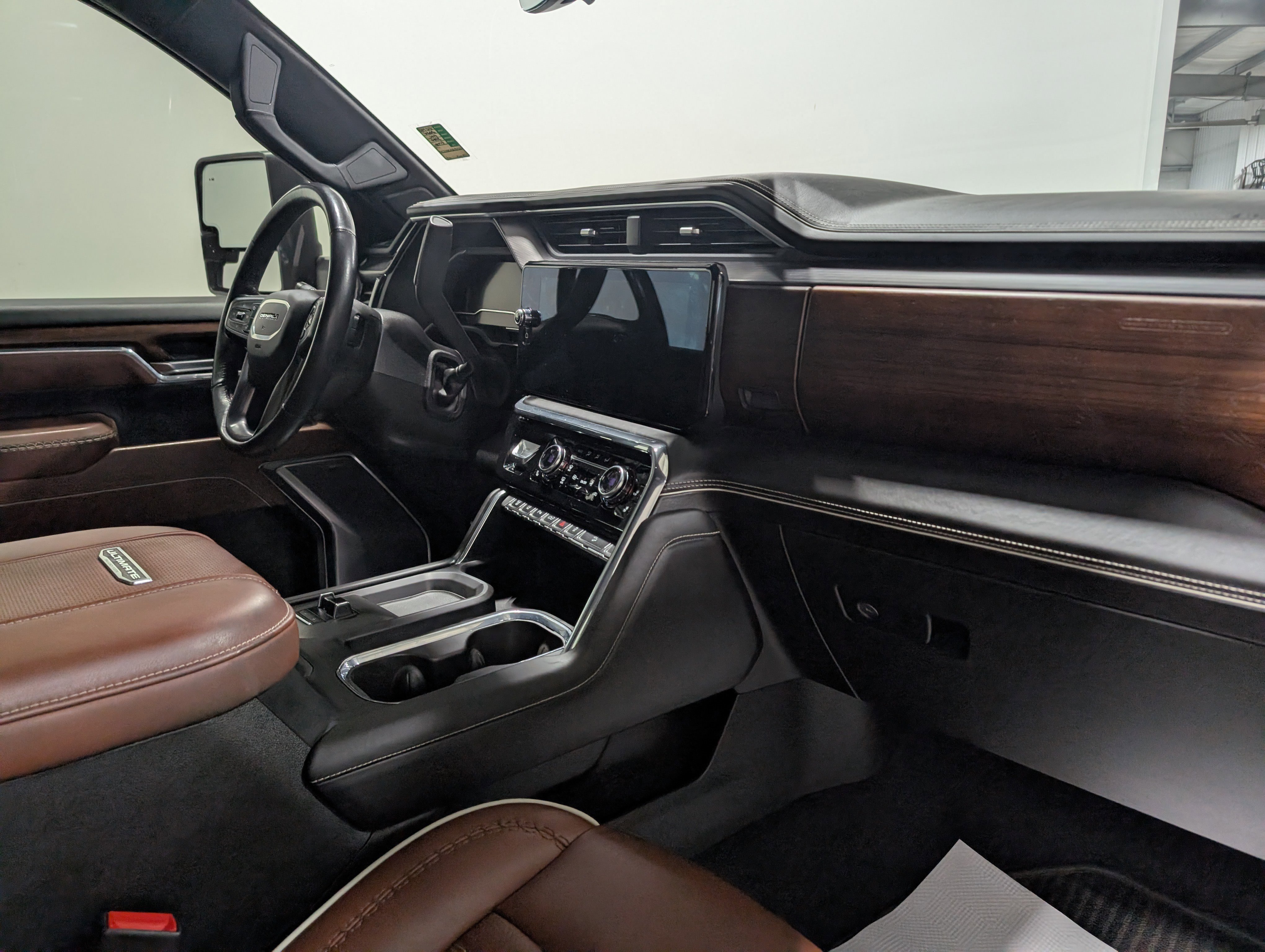 Used 2024 GMC Sierra 3500 Denali Ultimate AWD/4WD image 20