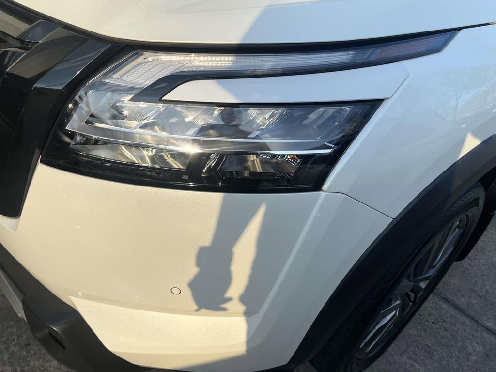 Used 2024 Nissan Pathfinder SL w/ SL Premium Package image 8