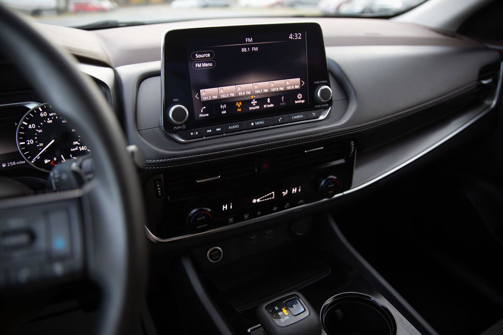 Used 2022 Nissan Rogue SV image 14