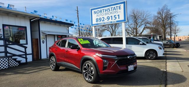 Used 2024 Chevrolet Trax RS w/ Sunroof Package image 5