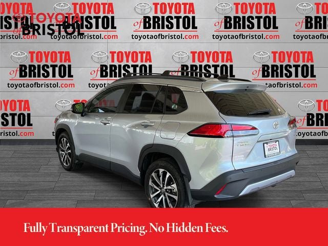 Used 2025 Toyota Corolla Cross XLE FWD image 6