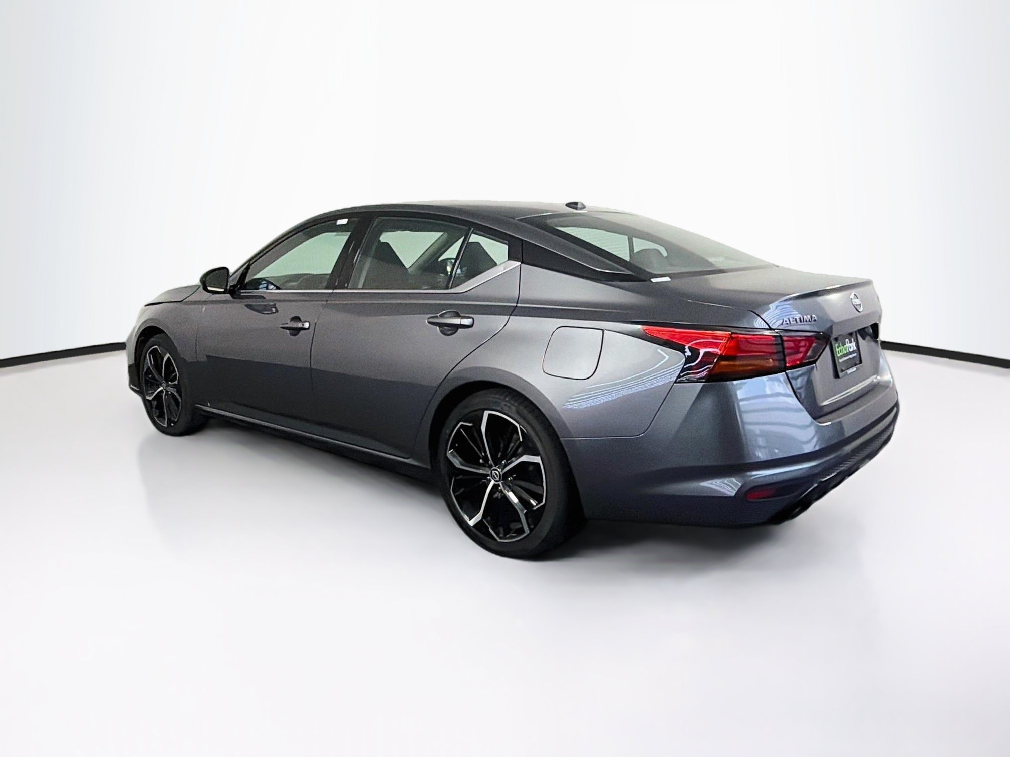 Used 2025 Nissan Altima 2.5 SR FWD image 5