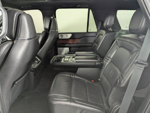 Used 2020 Lincoln Navigator Reserve w/ Equipment Group 208A Reserve AWD/4WD image 16
