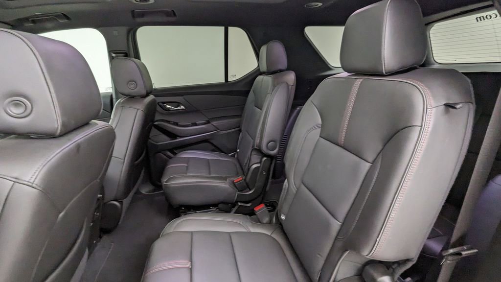 Used 2023 Chevrolet Traverse RS AWD/4WD image 36