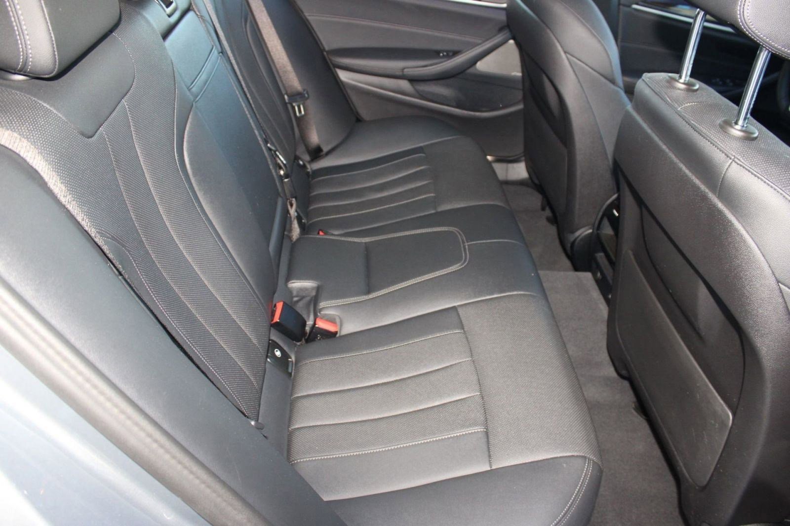 Used 2023 BMW 530i w/ Premium Package image 32