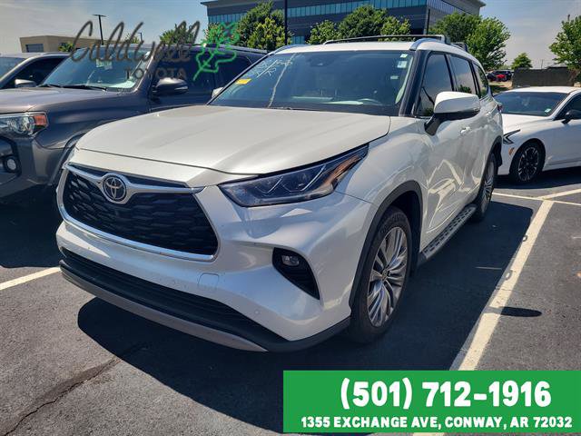 Used 2022 Toyota Highlander Platinum image 1