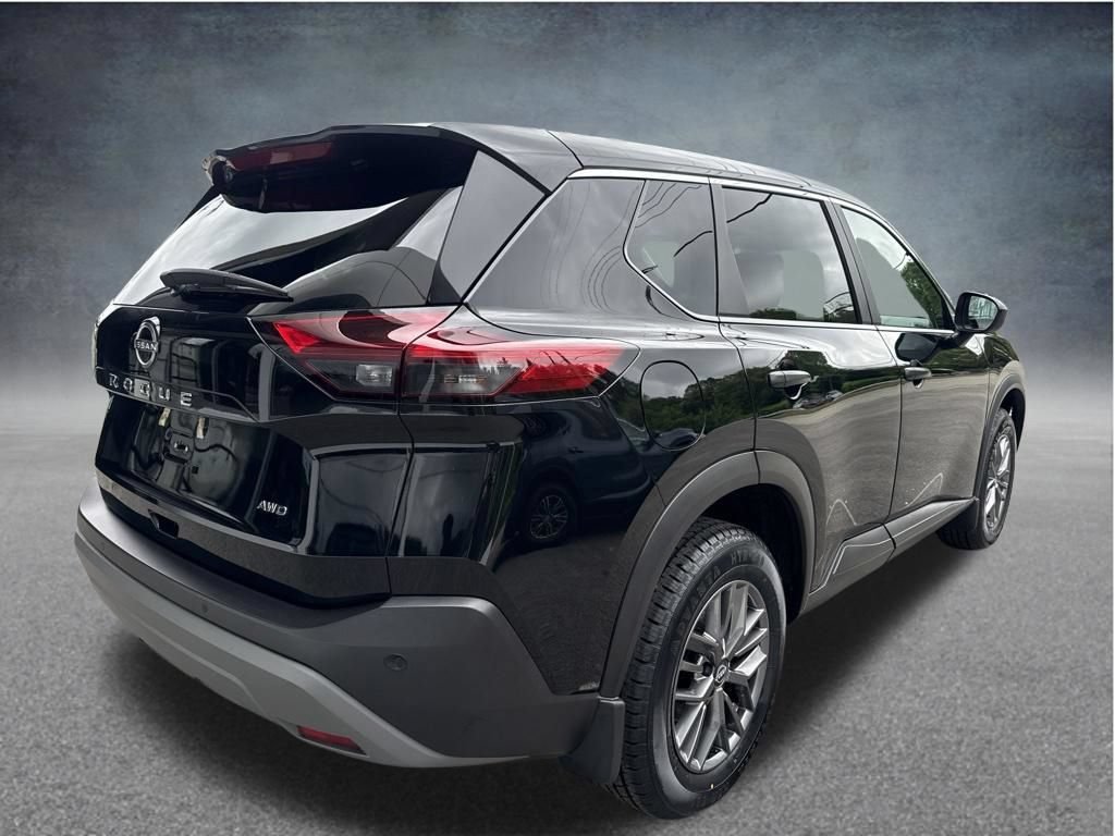 Used 2023 Nissan Rogue S AWD/4WD image 5