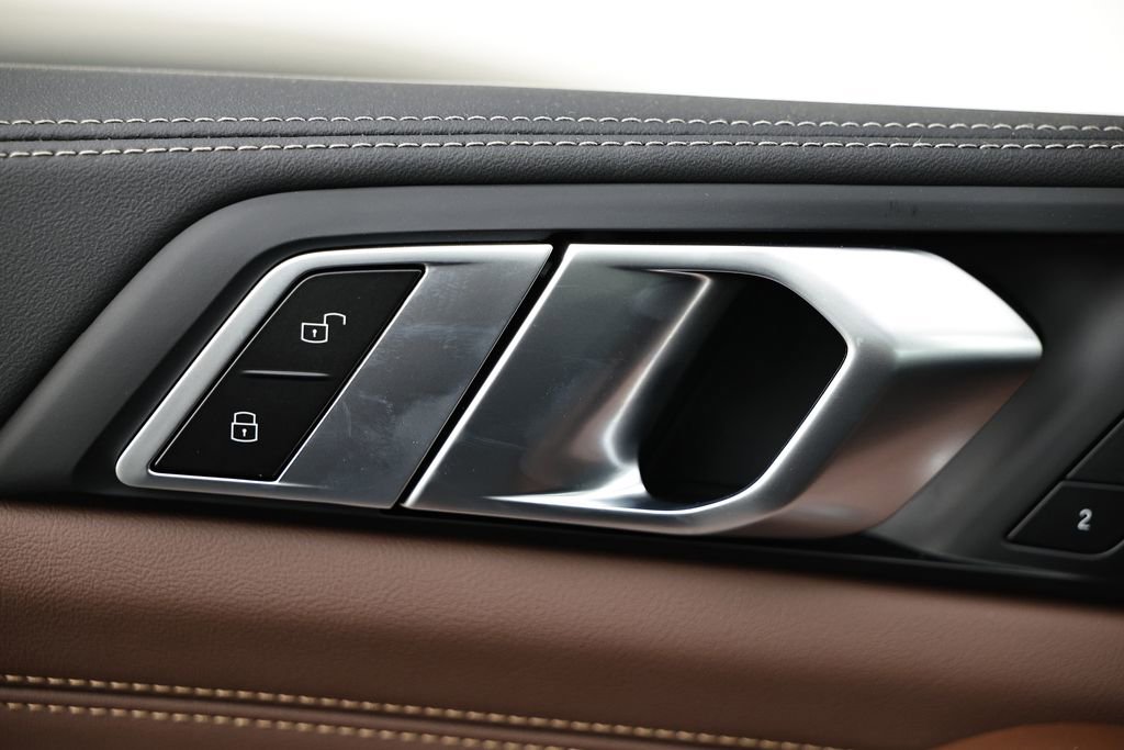 New 2026 BMW X5 xDrive50e w/ Executive Package image 16