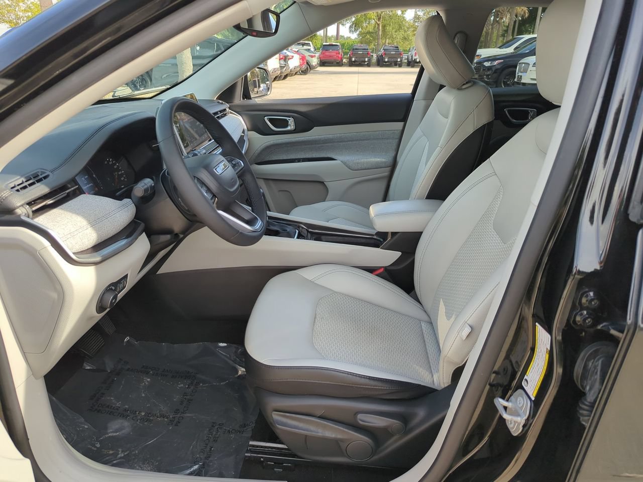 Used 2022 Jeep Compass Latitude FWD image 18