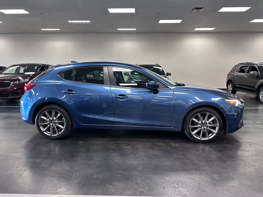 Used 2018 MAZDA MAZDA3 Grand Touring w/ Premium Equipment Package image 8
