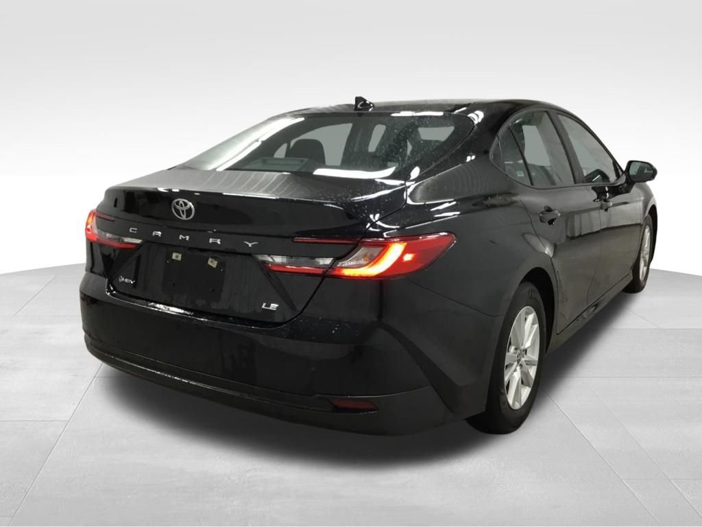 Used 2025 Toyota Camry SE FWD image 14