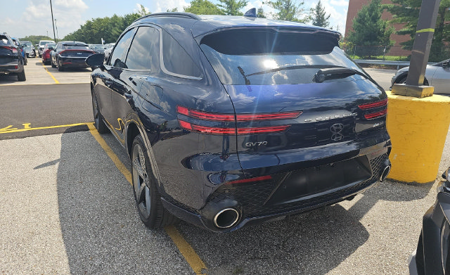 Used 2023 Genesis GV70 3.5T Sport w/ Sport Prestige Package AWD/4WD image 4