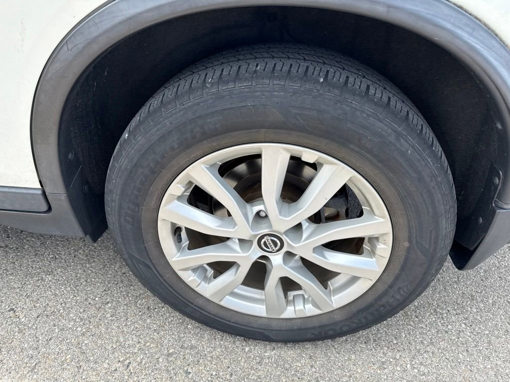 Used 2020 Nissan Rogue SV AWD/4WD image 13