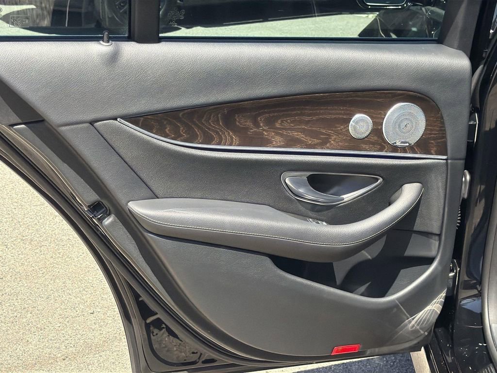 Used 2017 Mercedes-Benz E 300 image 24
