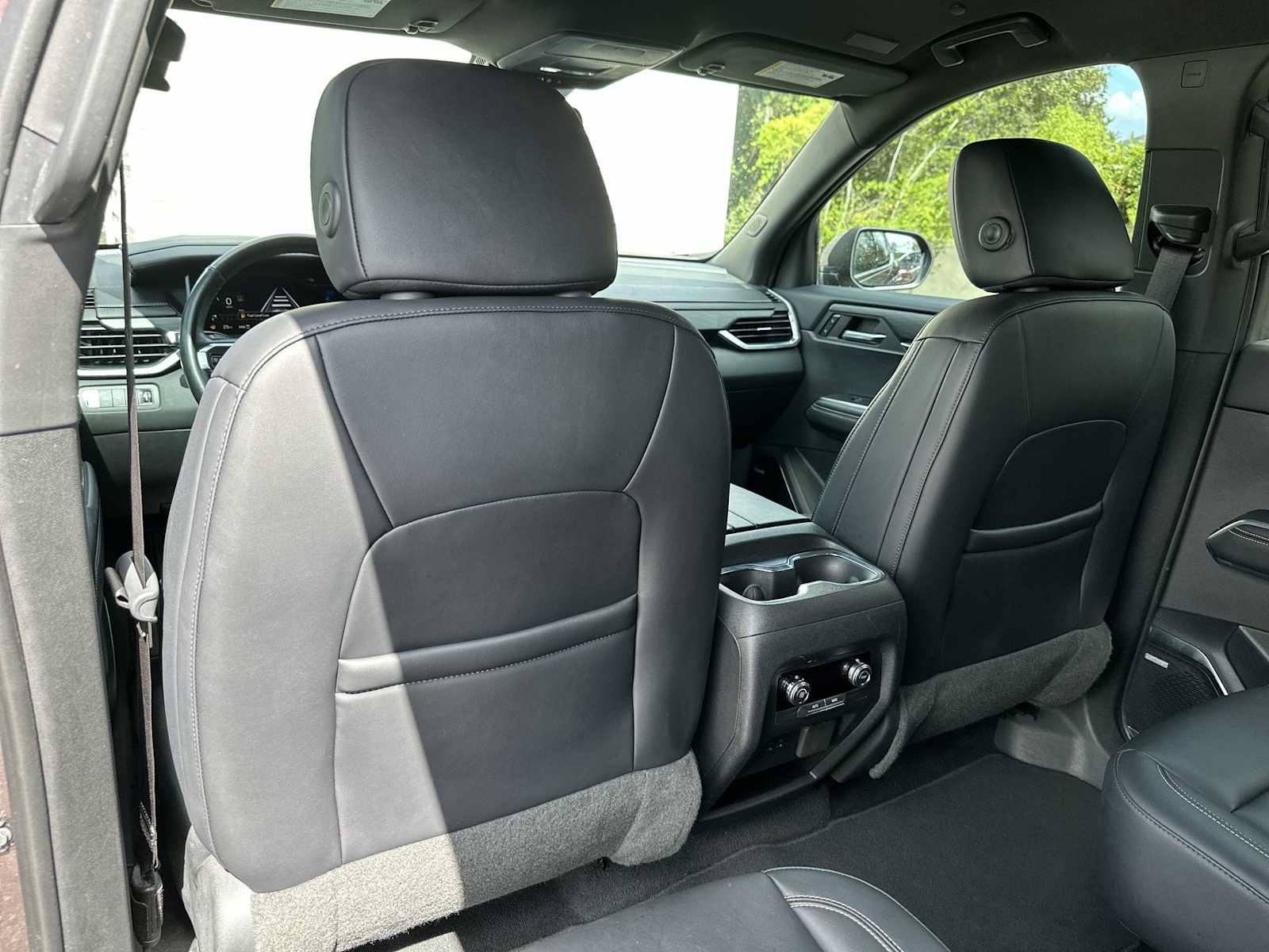 Certified 2024 GMC Acadia Elevation AWD/4WD image 16