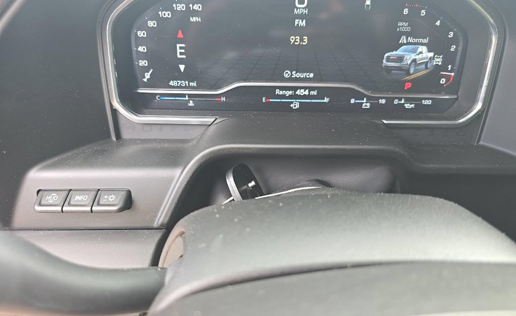 Used 2024 GMC Sierra 1500 AT4 w/ Technology Package AWD/4WD image 18