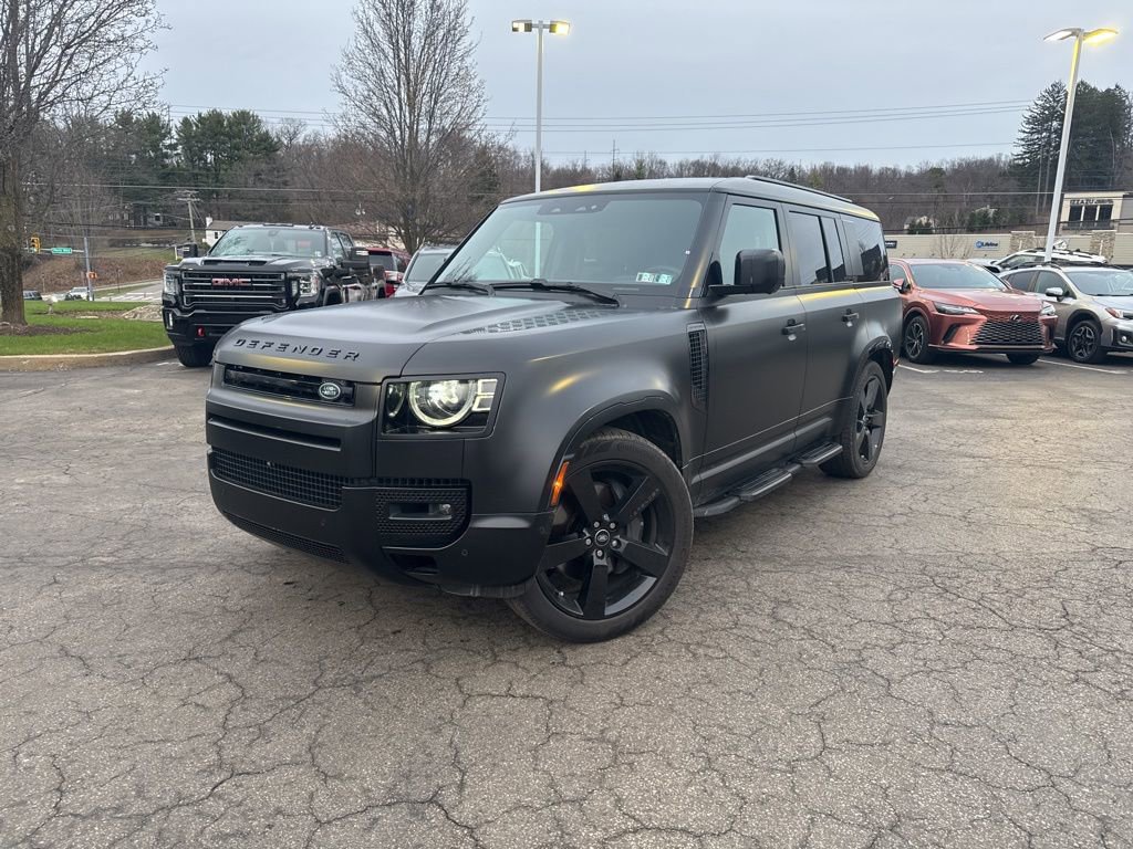 Used 2025 Land Rover Defender 130 X-Dynamic SE image 1