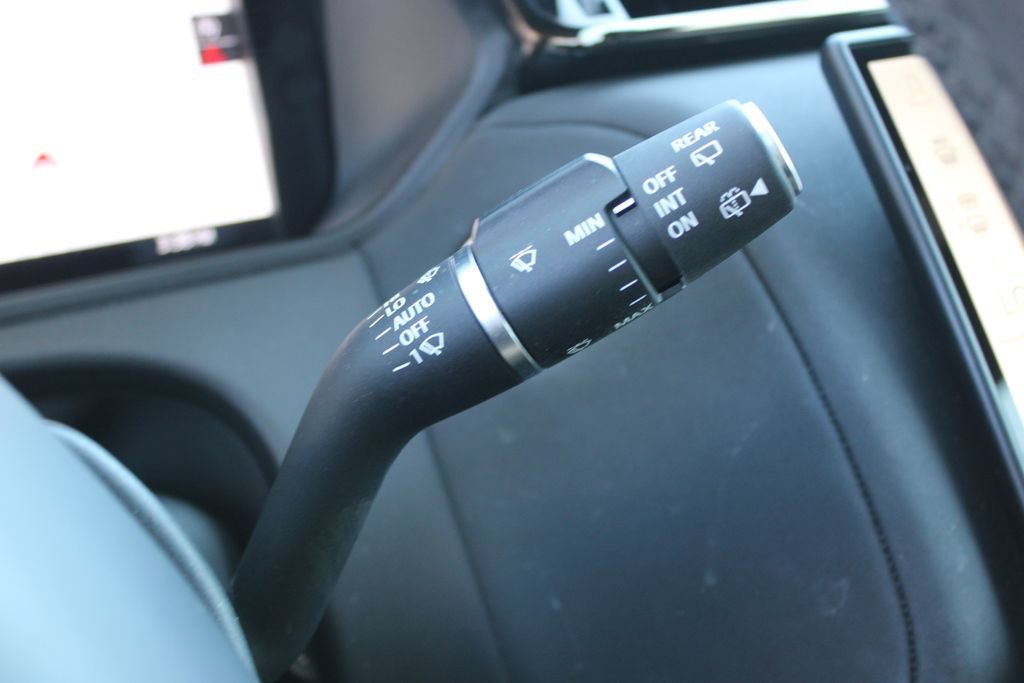 Used 2025 Land Rover Range Rover Velar Dynamic SE AWD/4WD image 37