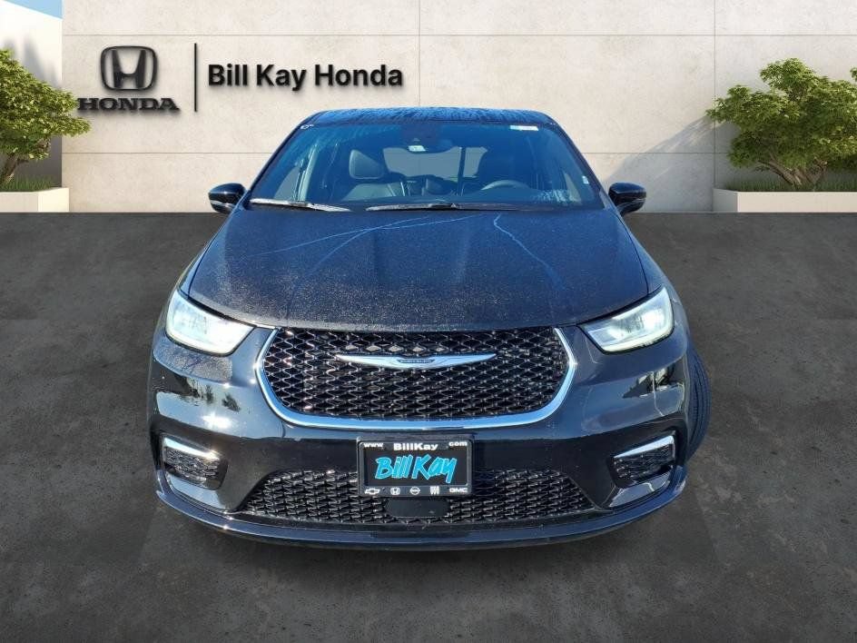 Used 2026 Chrysler Pacifica Limited FWD image 8