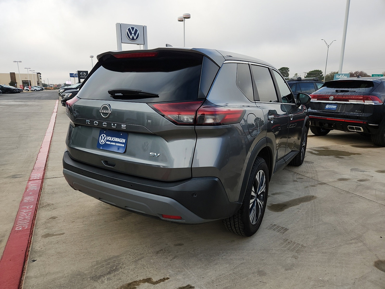 Used 2023 Nissan Rogue SV image 7