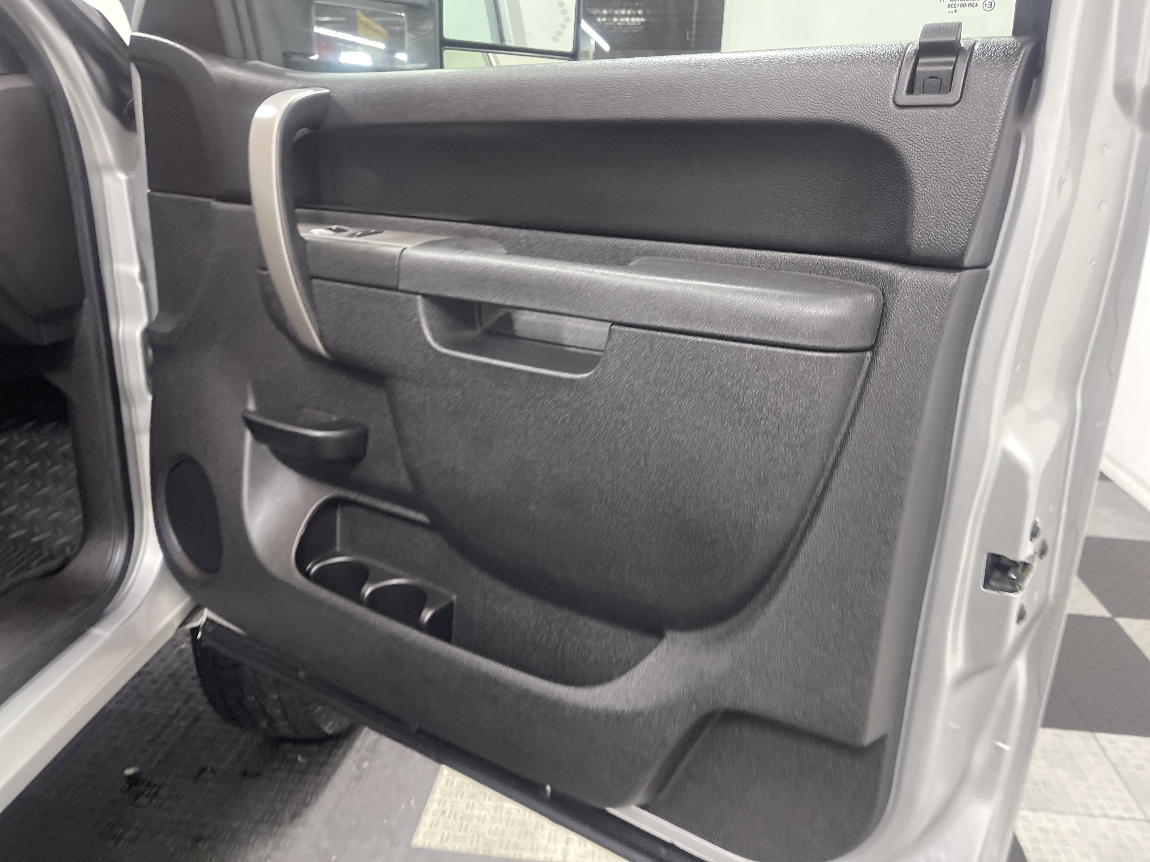 Used 2010 Chevrolet Silverado 2500 LT w/ Exterior Plus Package image 23