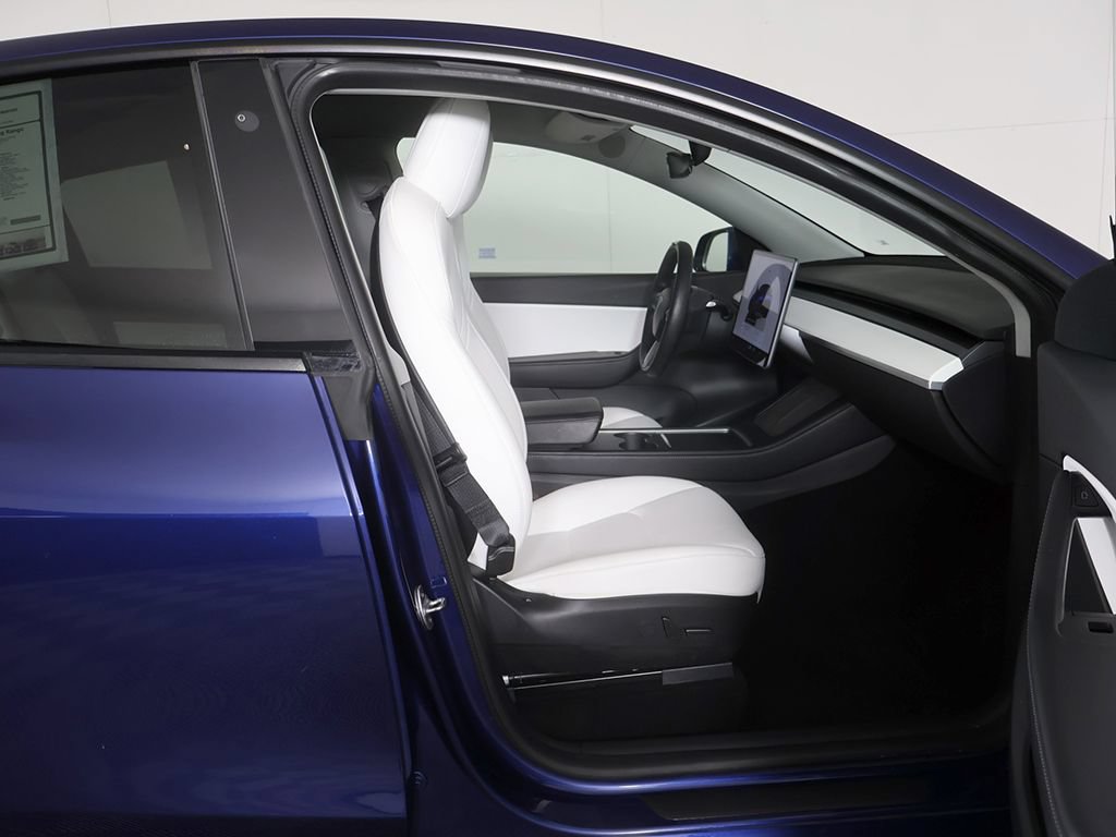Used 2022 Tesla Model Y Long Range AWD/4WD image 25