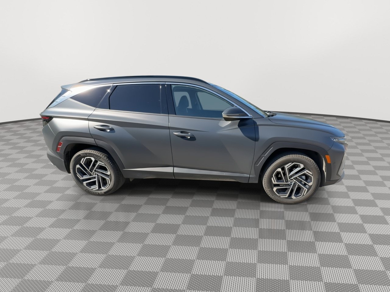 Used 2025 Hyundai Tucson Limited AWD/4WD image 9