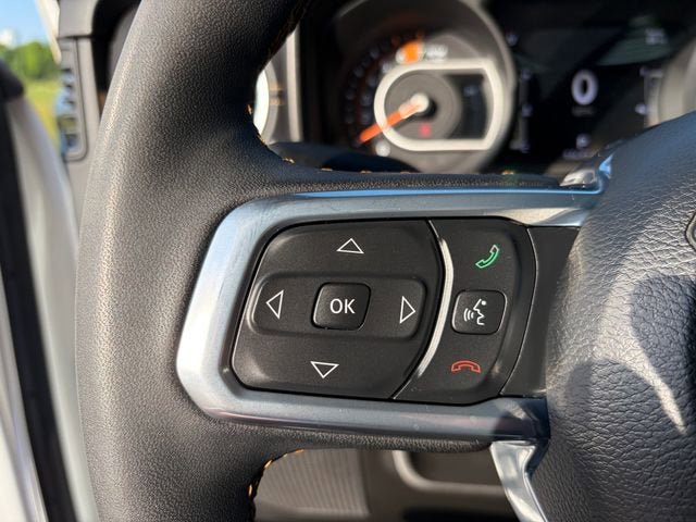 Used 2024 Jeep Wrangler Unlimited Sahara w/ Technology Group AWD/4WD image 23