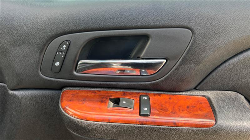 Used 2013 Chevrolet Avalanche LT RWD image 54