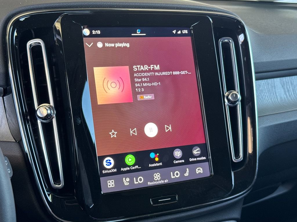 Certified 2025 Volvo XC40 B5 Plus image 17