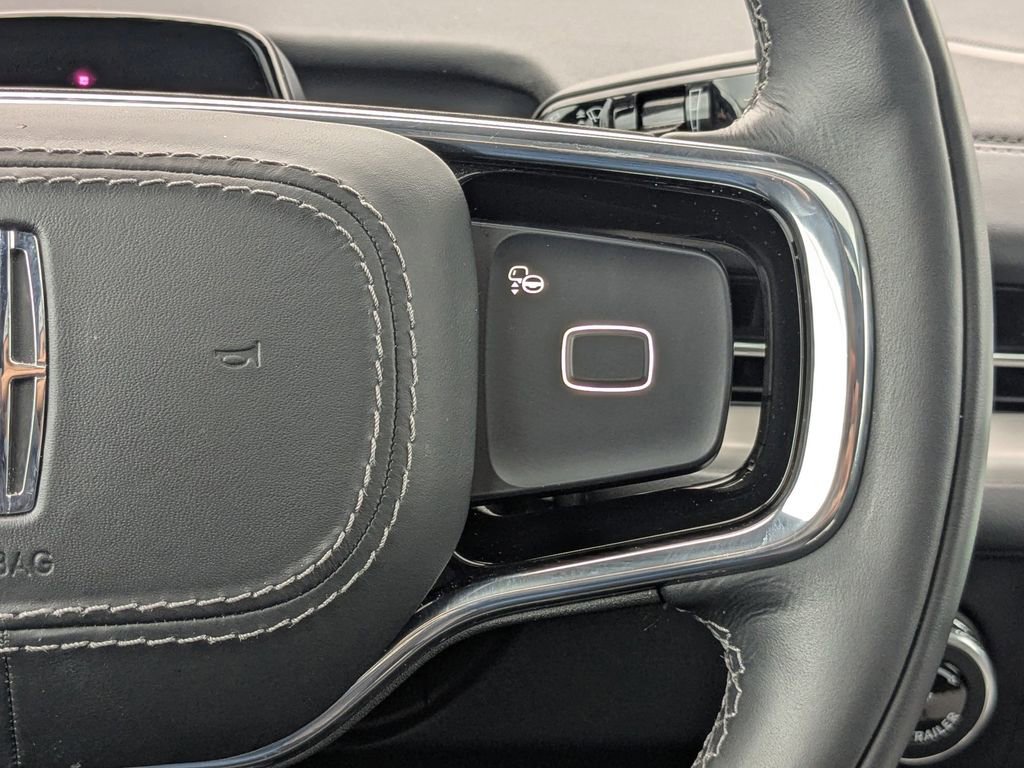 New 2025 Lincoln Navigator Reserve w/ Jet Appearance Package image 30