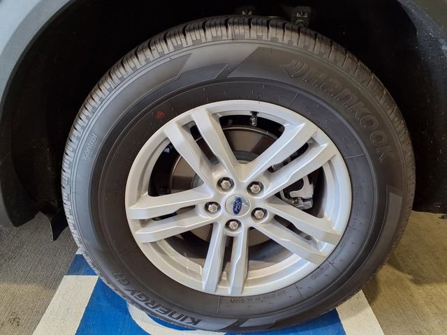 Used 2024 Ford Explorer XLT w/ Equipment Group 202A image 24