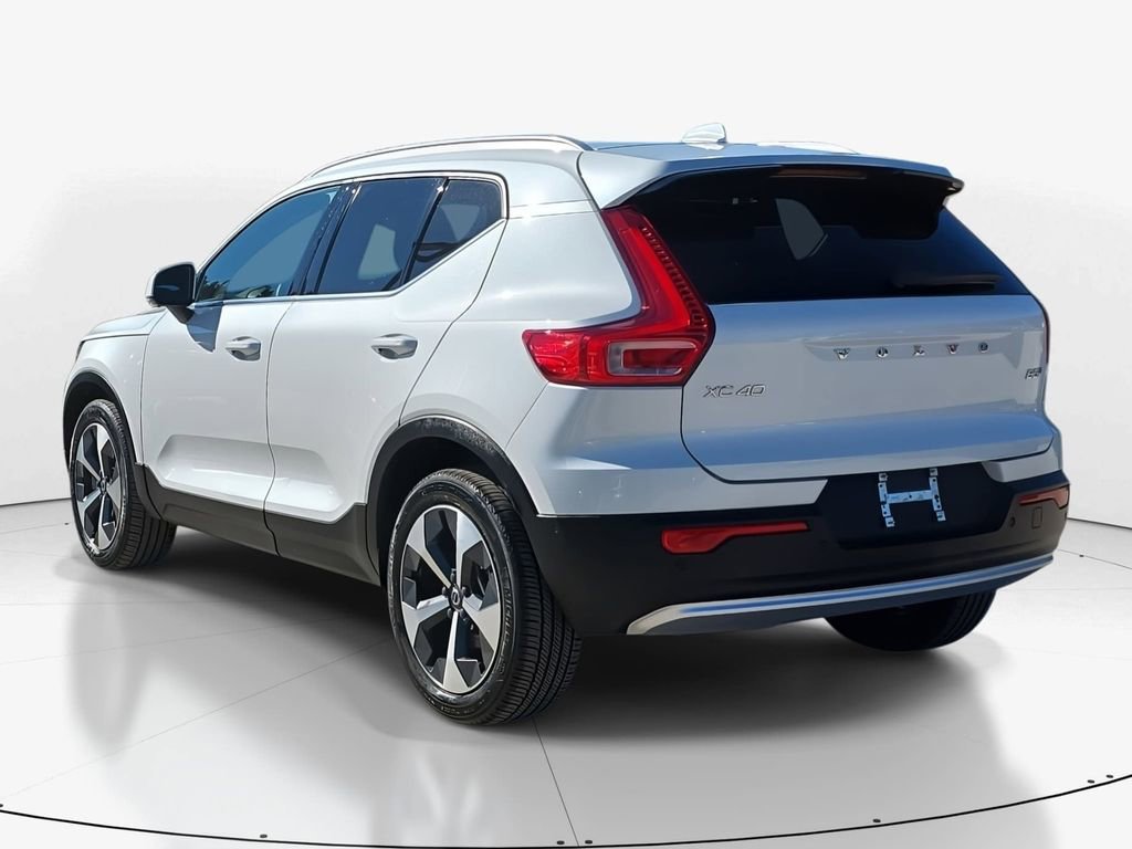 Used 2023 Volvo XC40 B5 Plus w/ Driver Assist Package image 7