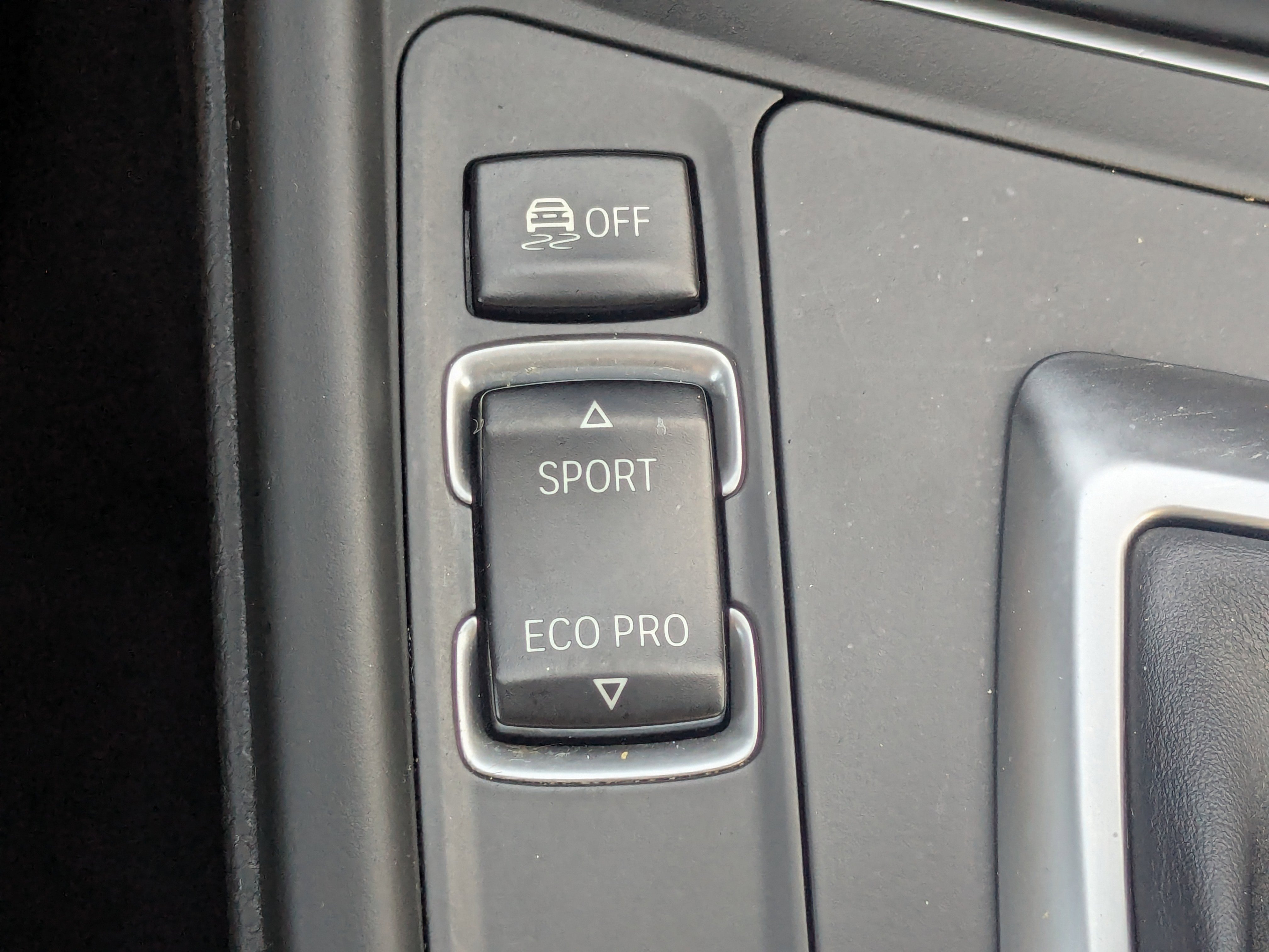 Used 2018 BMW 330i Sedan w/ M Sport Package image 25