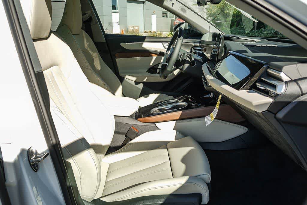New 2026 Audi A6 Premium Plus AWD/4WD image 18