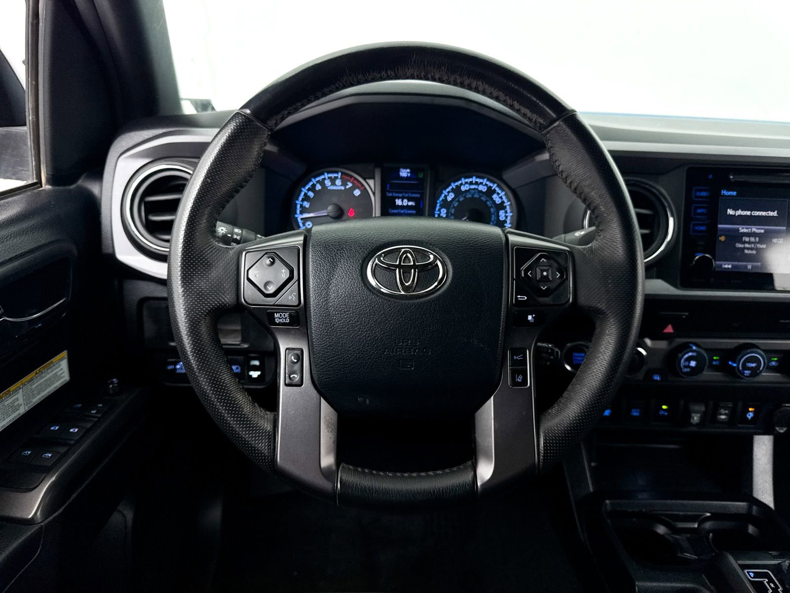 Used 2019 Toyota Tacoma TRD Off-Road w/ Technology Package AWD/4WD image 26
