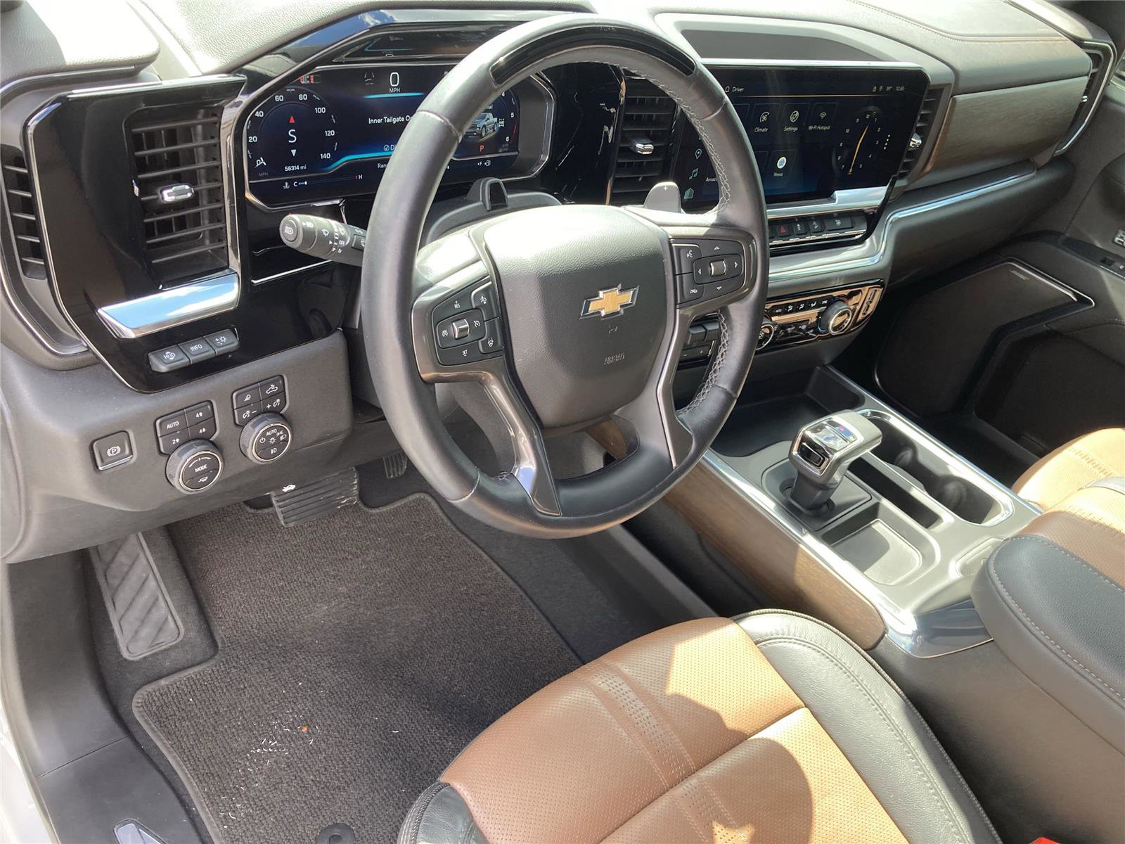 Used 2024 Chevrolet Silverado 1500 High Country w/ Technology Package image 11