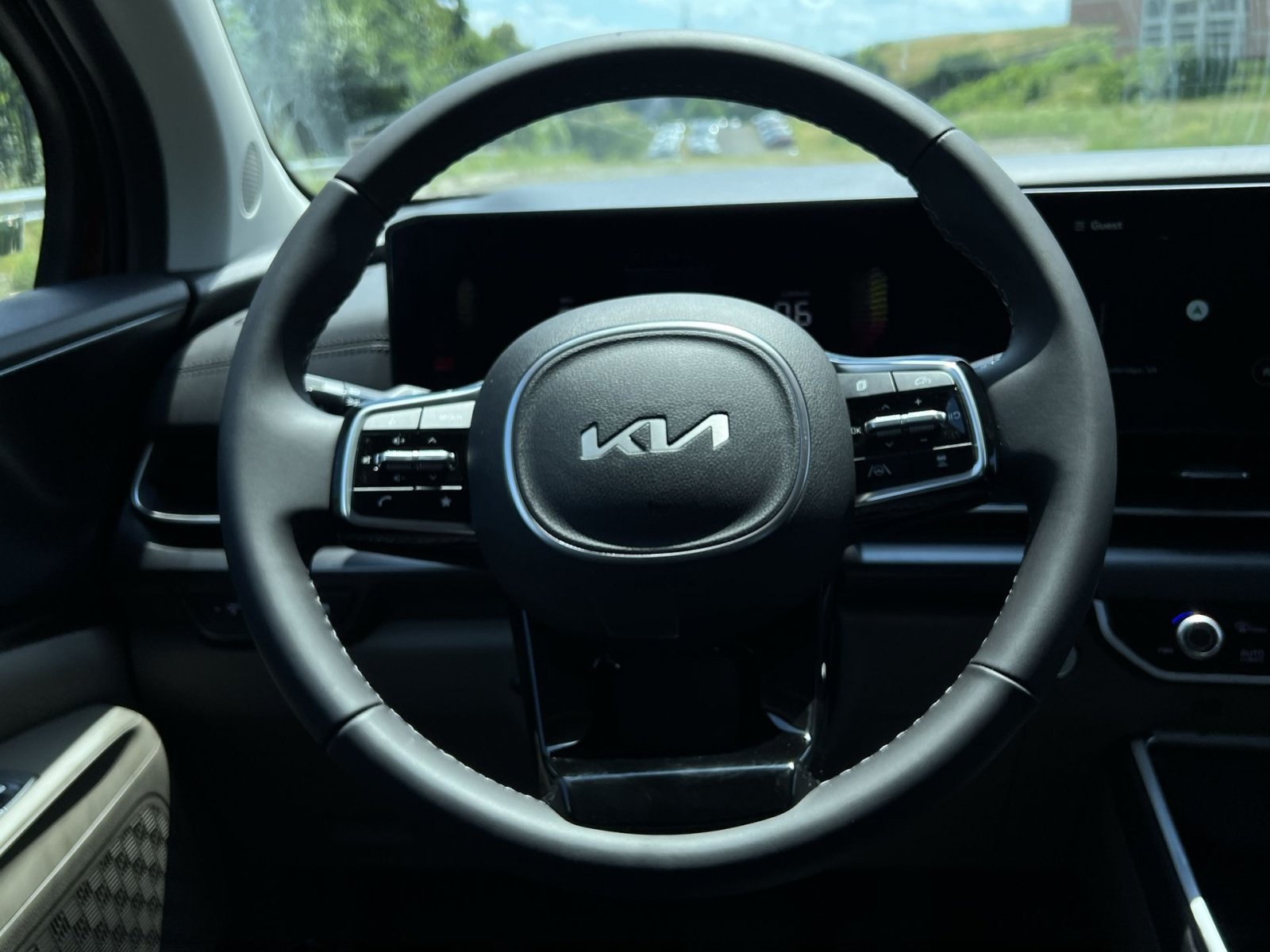 New 2026 Kia Carnival FWD image 30