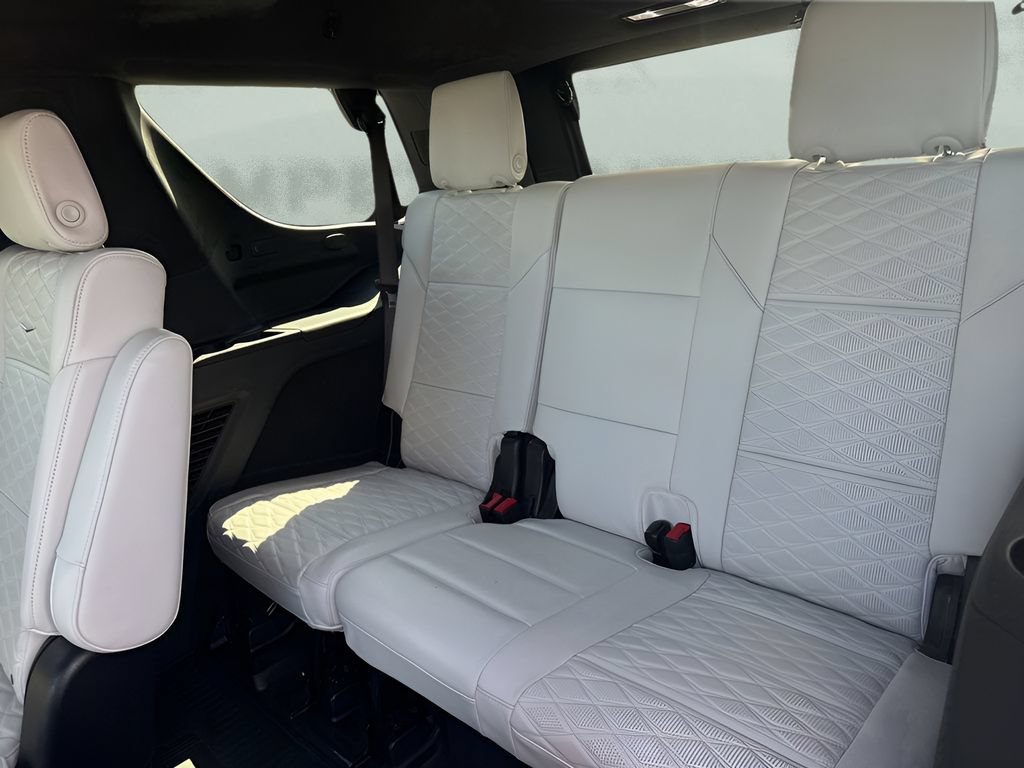 Used 2025 Cadillac Escalade Sport Platinum w/ LPO, Floor Liner Package AWD/4WD image 14