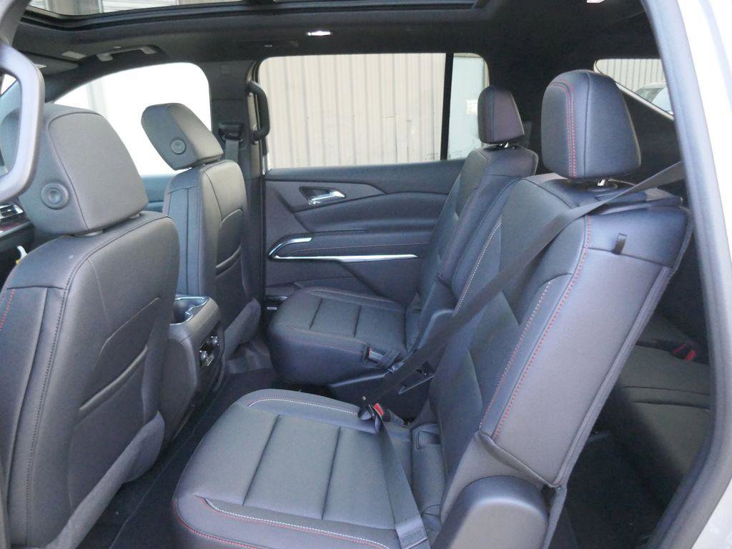 New 2026 Chevrolet Traverse Z71 w/ Enhanced Driving Package AWD/4WD image 13