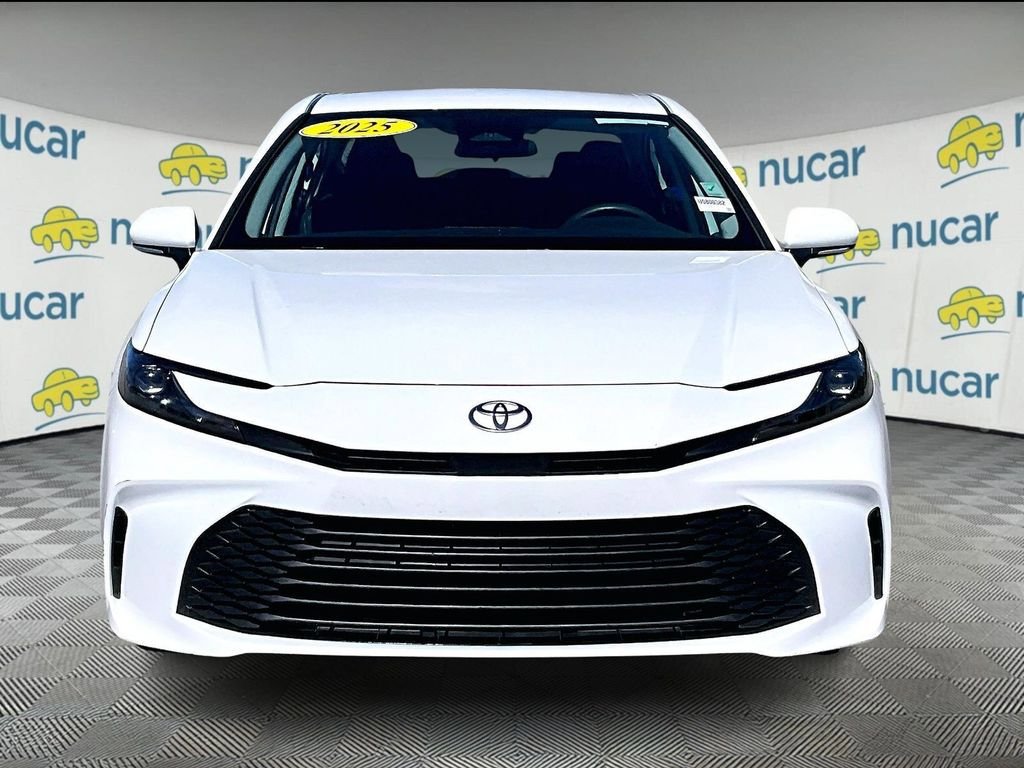 Used 2025 Toyota Camry SE FWD image 2