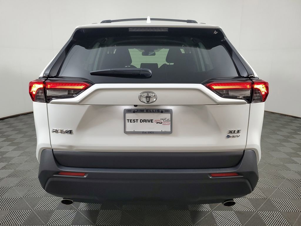 Used 2025 Toyota RAV4 XLE image 5