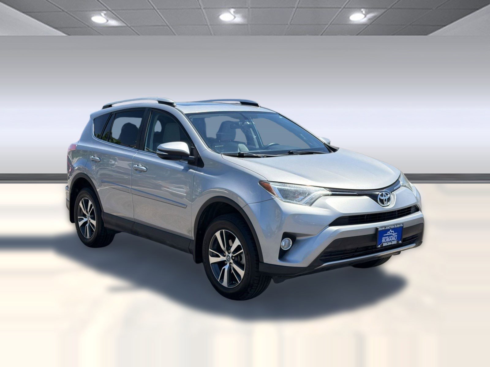 Used 2016 Toyota RAV4 XLE w/ Protection Package AWD/4WD image 7