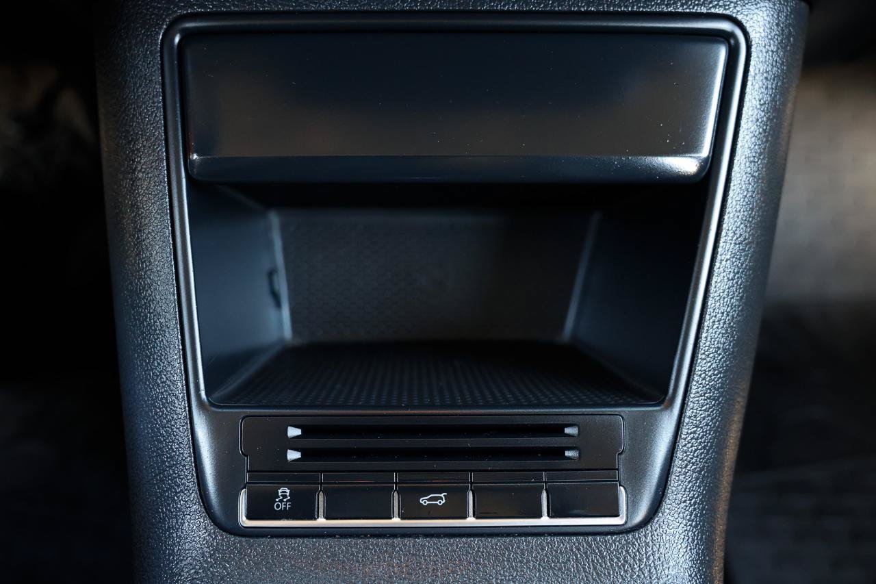 Used 2011 Volkswagen Tiguan S FWD image 28