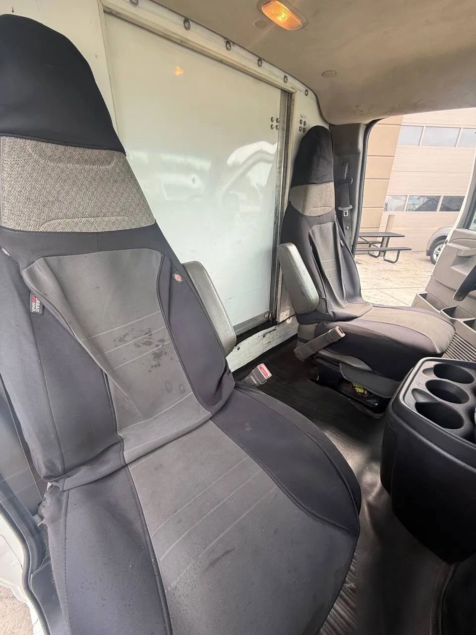 Used 2017 Chevrolet Express 3500 Extended RWD image 14
