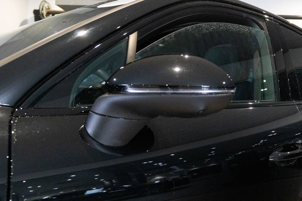 Certified 2025 Porsche Cayenne Coupe image 12