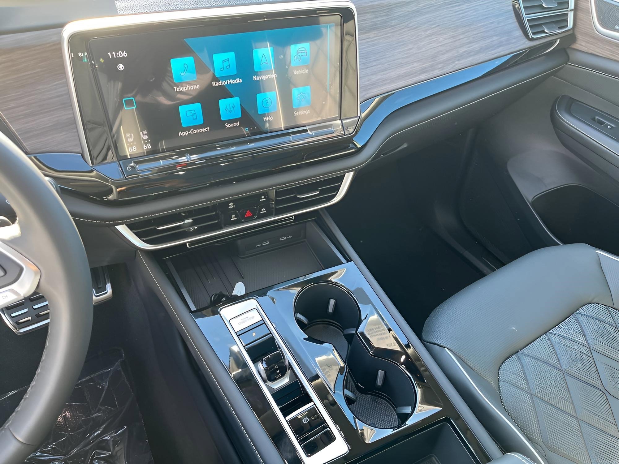New 2026 Volkswagen Atlas SEL Premium R-Line image 16
